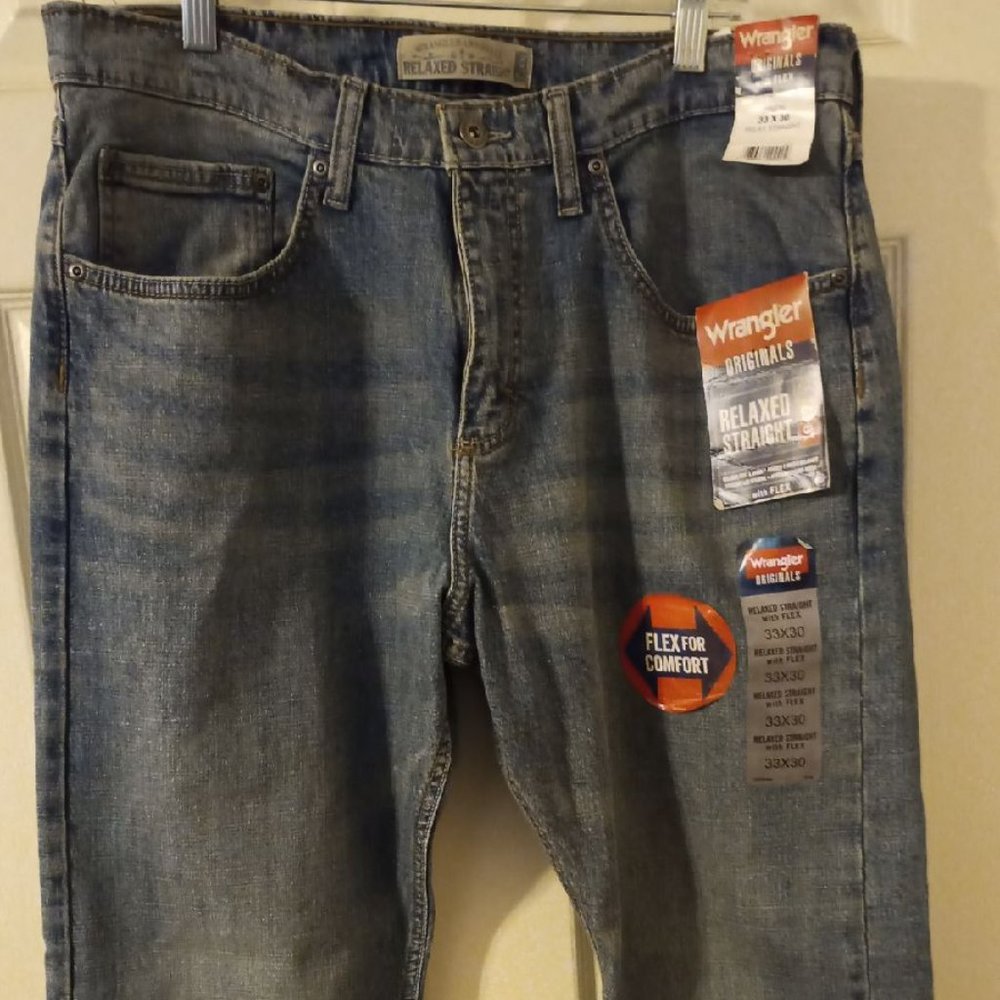 Wrangler Relaxed Straight Jeans NWT 33/30